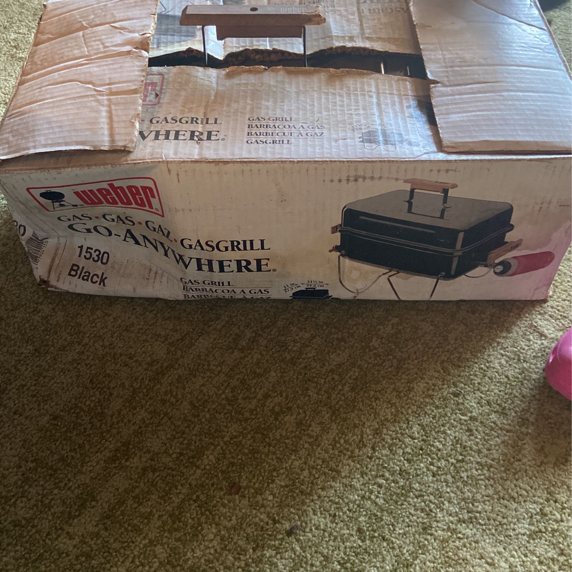 Weber BBQ Grill On The Go. Cld Use Cleaning. Works Good.