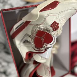 Jordan Valentines Size 7 Women. 199$