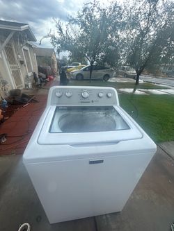 Maytag Washing Machine in great working condition  .50 $ delivery 30 day warranty