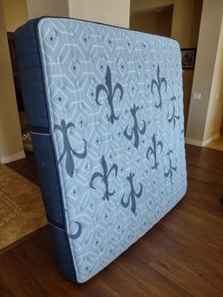 King Stearns & Foster Firm Mattress - Like New