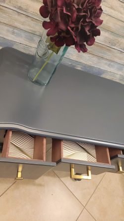 Accent Grey Table-liie new