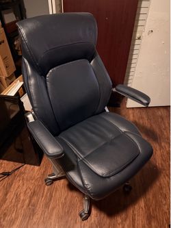 La-Z-Boy Meyer Leather Executive Chair