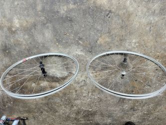 Set of 26 inch aluminum 8 speed wheels