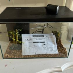Top Fin Brand New 3.7 Gallon Glass Fish Tank With Pump Filter