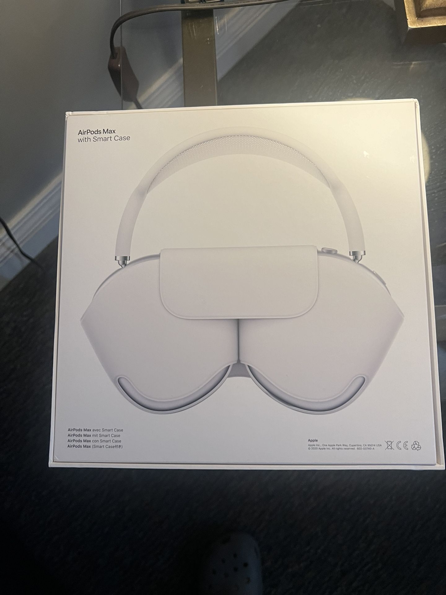 Air Pod Max Silver, New , Excellent Condition. Electronics & Media