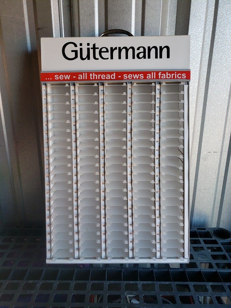 GUTERMANN 100 Sewing Thread Spool Holder DISPLAY CASE Rack Storage Embroidery