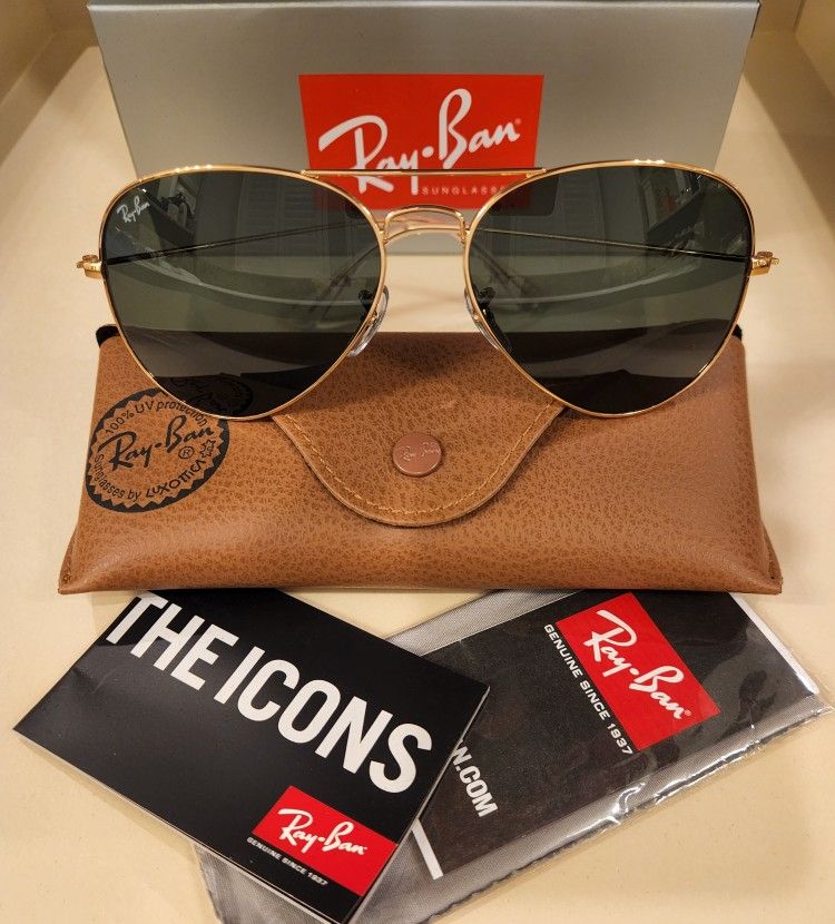 Ray-Ban Classic Aviator Sunglasses 