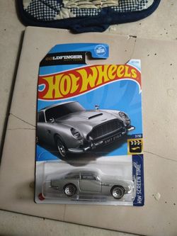 Hot wheels rare 1963 DB5 007