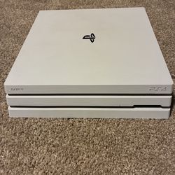 PS4 pro glacier white