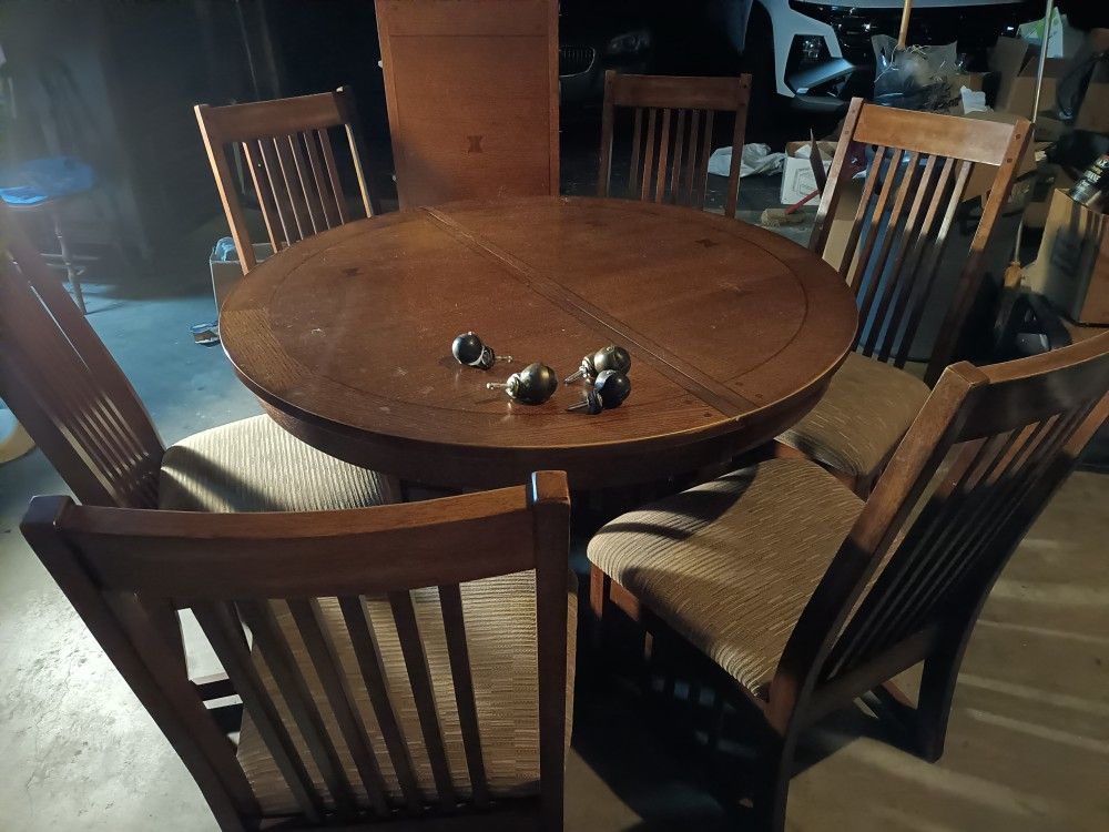Round Dining Table