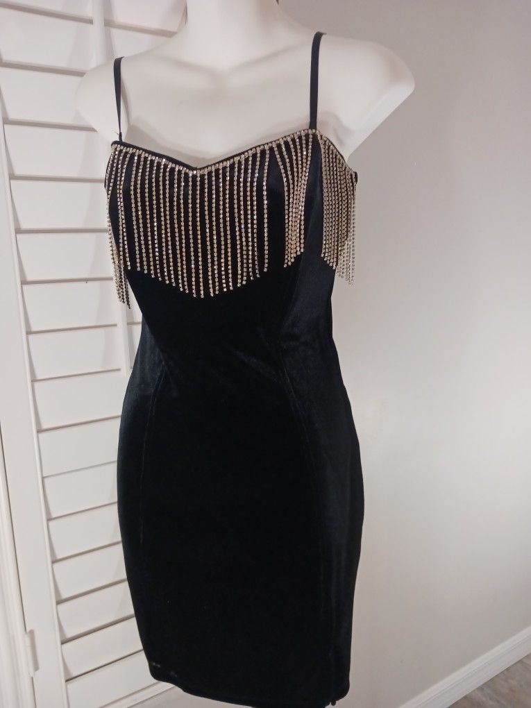 BLACK VELVET DRESS WITH REINSTONE FRINGE SIZE M REMOVABLE STRAPS 95% POLYESTER 5 % SPANDEX