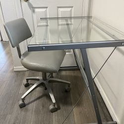 Desk80$