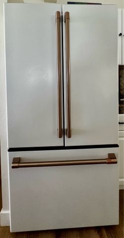 Cafe GE Fridge - CWE23SP4MW2
