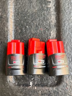 Milwaukee M12 12-Volt 1.5 Ah Lithium-lon Compact Battery Pack (3-Pack)