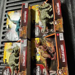 Set Of 4 New Jurassic Park Dinosaurs In Package