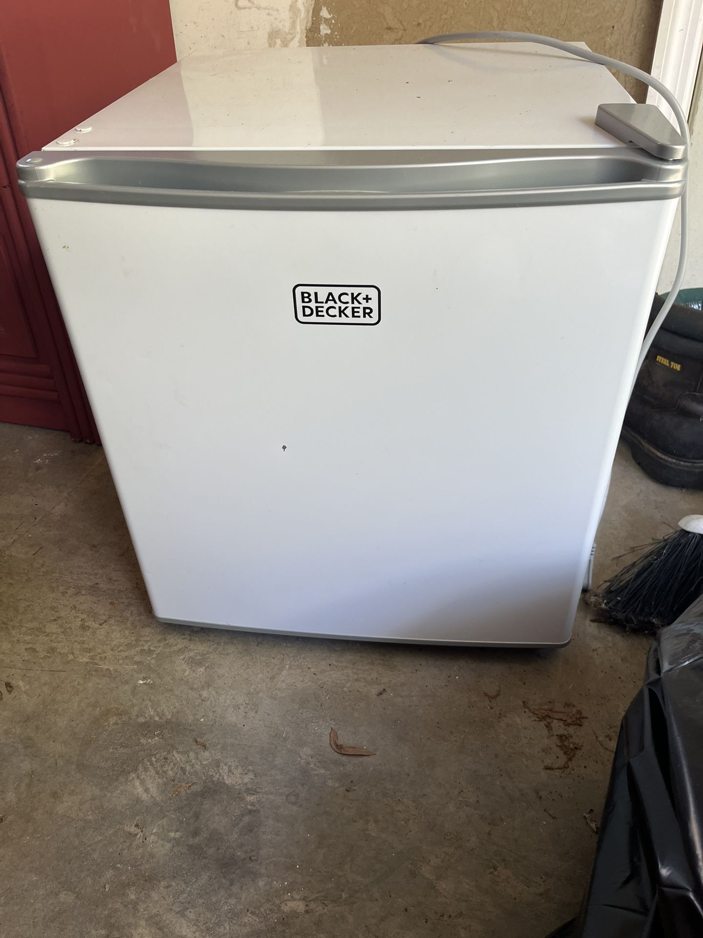 Black And Decker Mini Fridge
