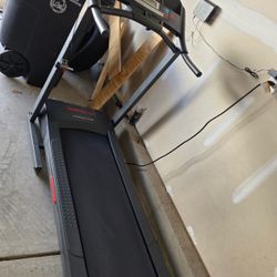 Weslo Cadence G 5.9i Folding Electric Treadmill with SpaceSaver Design