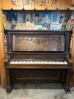 Walworth Piano