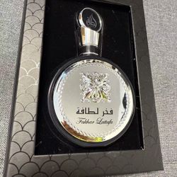 Lattafa Fakhar - Fresh, Fruity, Bergamot, Amber Wood - Eau de Parfum Long-Lasting Fragrance for Men, 3.40 Ounce / 100 ml