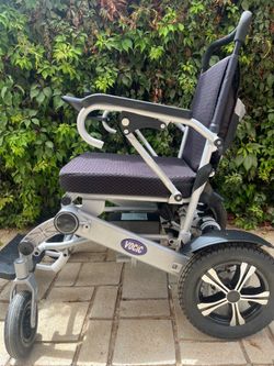 Mobility scooter for adults