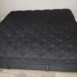 King Beauty Rest Plush Pillow Top Mattress 