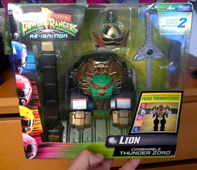 Playmates Mighty Morphin Power Rangers Re-Ignition Lion Thunderzord