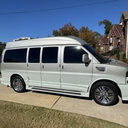 2007 GMC Savanna Conversion Van