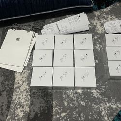 AirPods Pro 3s And 2s