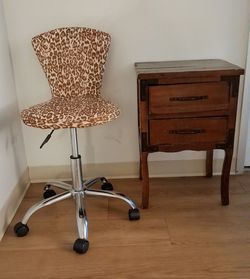 Leopard Print Adjustable Office Chair And Table