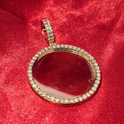 10k Yellow Gold Diamond Round Memory Pendant 1.0 ctw 