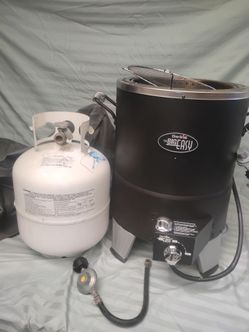 $120 CHAR-BROIL THE BIG EASY PROPANE DEEP FRYER