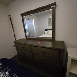 Vanity Dresser