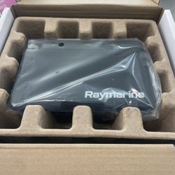Raymarine Multifunction Chart Plotter New 
