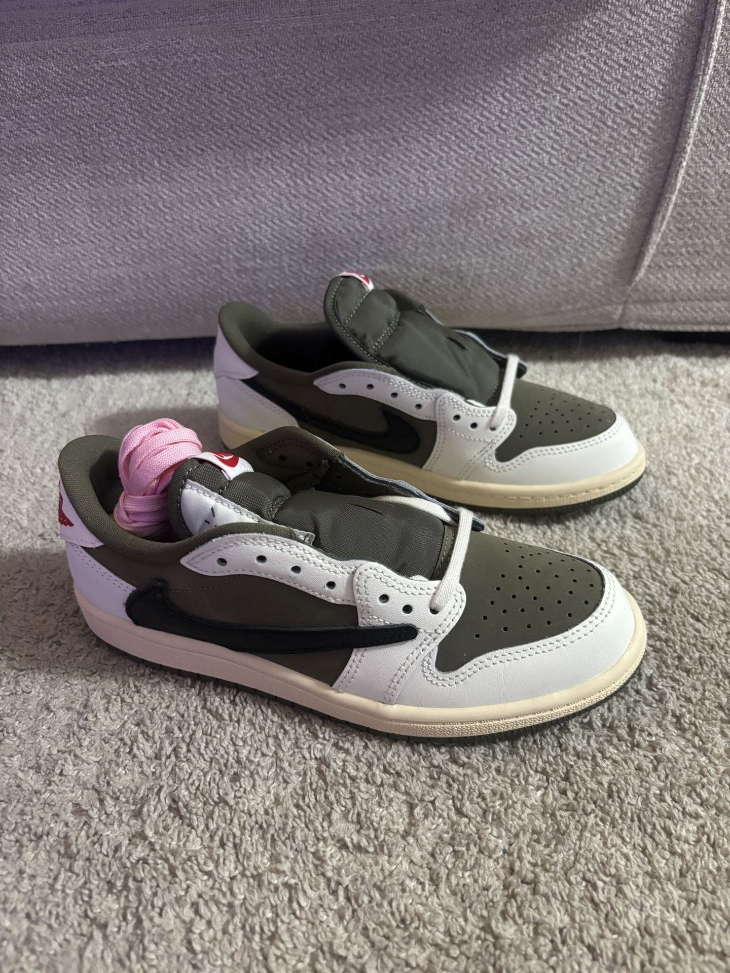 Jordan 1 Low Travis Scott “Medium Olive”