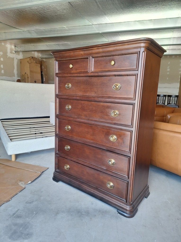 Dresser Big Real Wood Dresser $380 FIRM