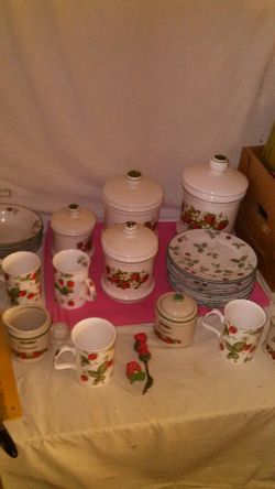 Vintage strawberry kitchen set