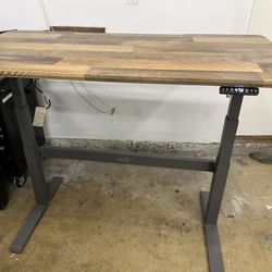 VariDesk Electric Sit Standing desk, 60x30”