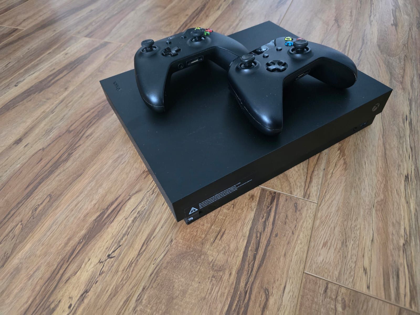 Xbox One X TB w/ 2 Controllers + 5 Games