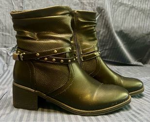 Black Boots slouch top