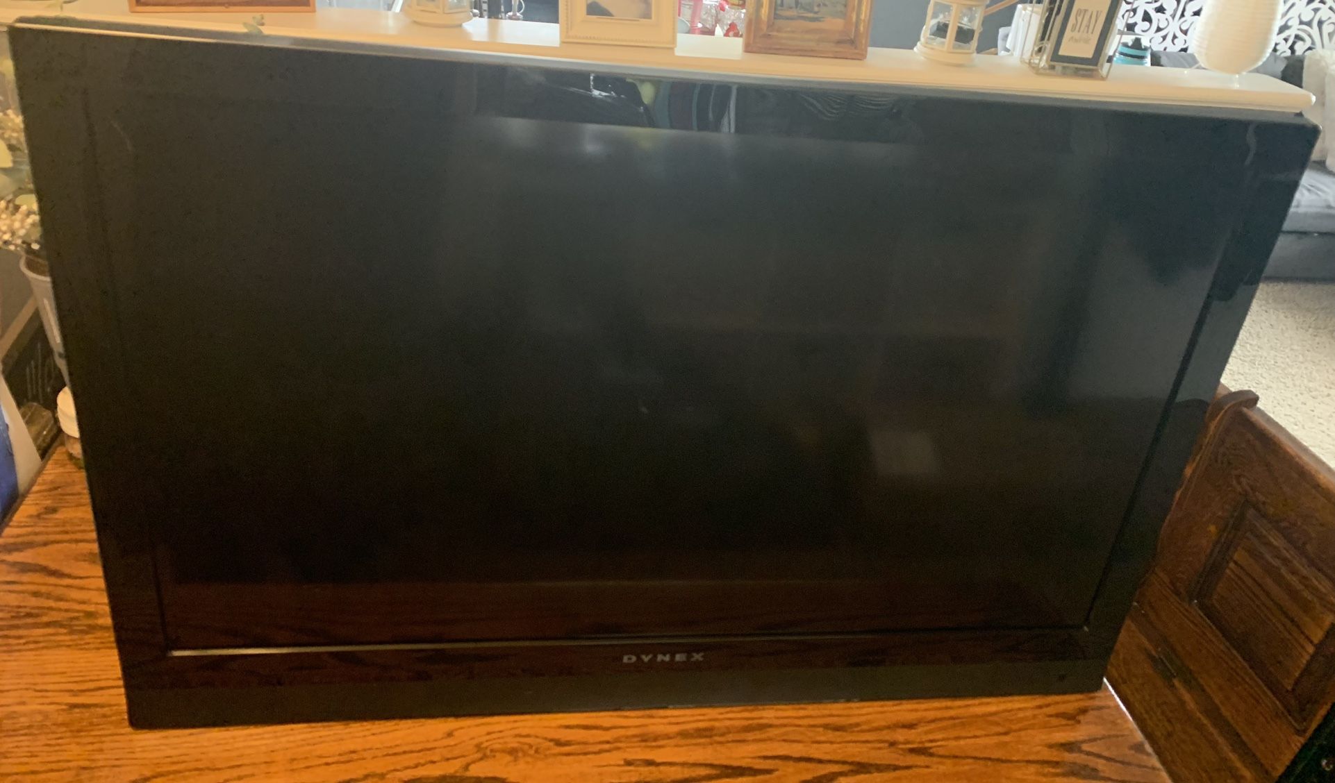 Dynex TV 40” 1080p DX-40L150A11