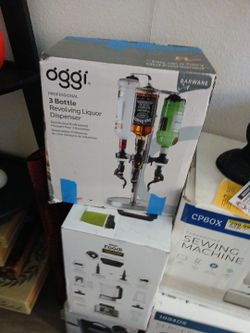 Oggi  Three bottle liquor dispenser