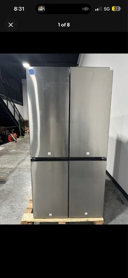 Samsung Bespoke 29 Cu Ft 4-Door Flex Refrigerator RF29DB9600QLAA Beverage Center
