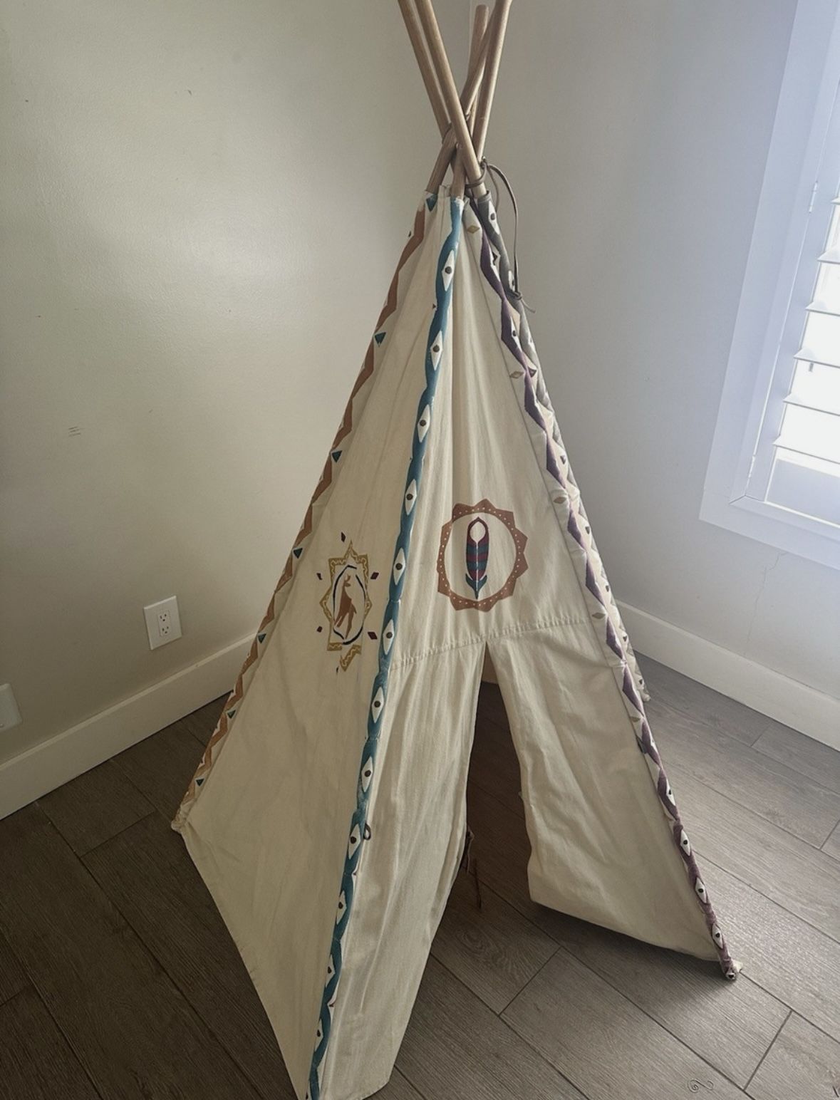 Papoose On The Loose 6 Foot Tipi/Teepee, w/ Door Flap and Leather Ties ($495 Retail)