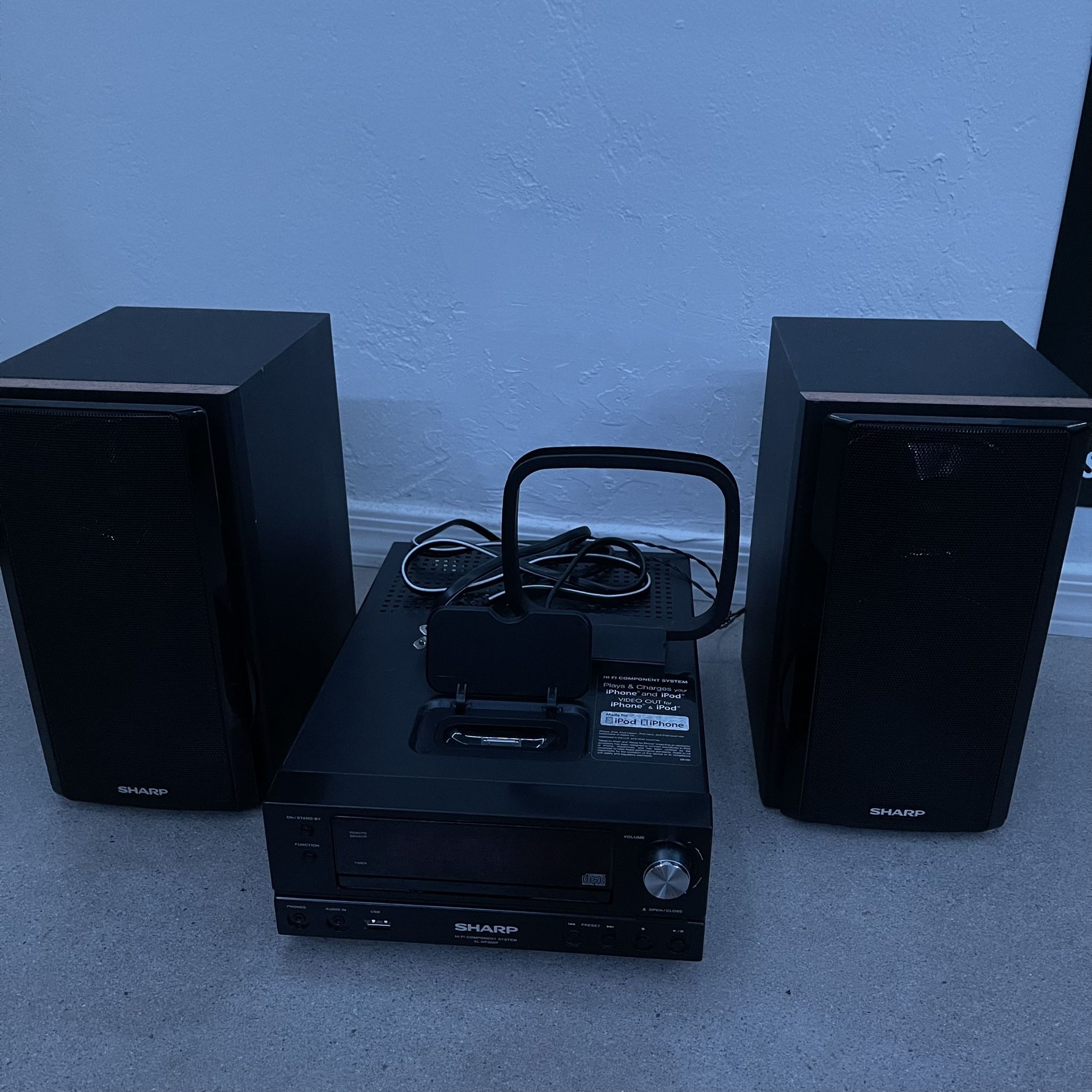 Sharp XL-HF200P Compact Micro Hi-Fi Component Audio System