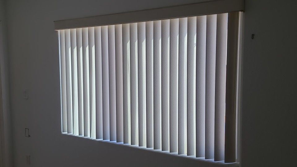 Blind Large/Persiana Grande 70 X 46