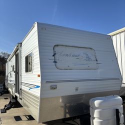 2006  Nomad 38 Ft 2 Bedroom With Slide out 