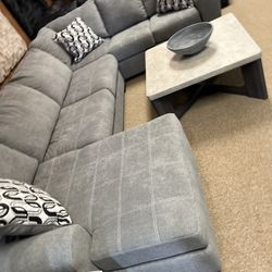 Entertainment Stylish Nice Sectional!