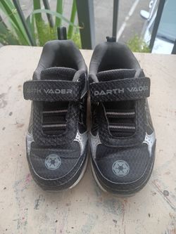 Toddler Star Wars shoes w lights!!! 9