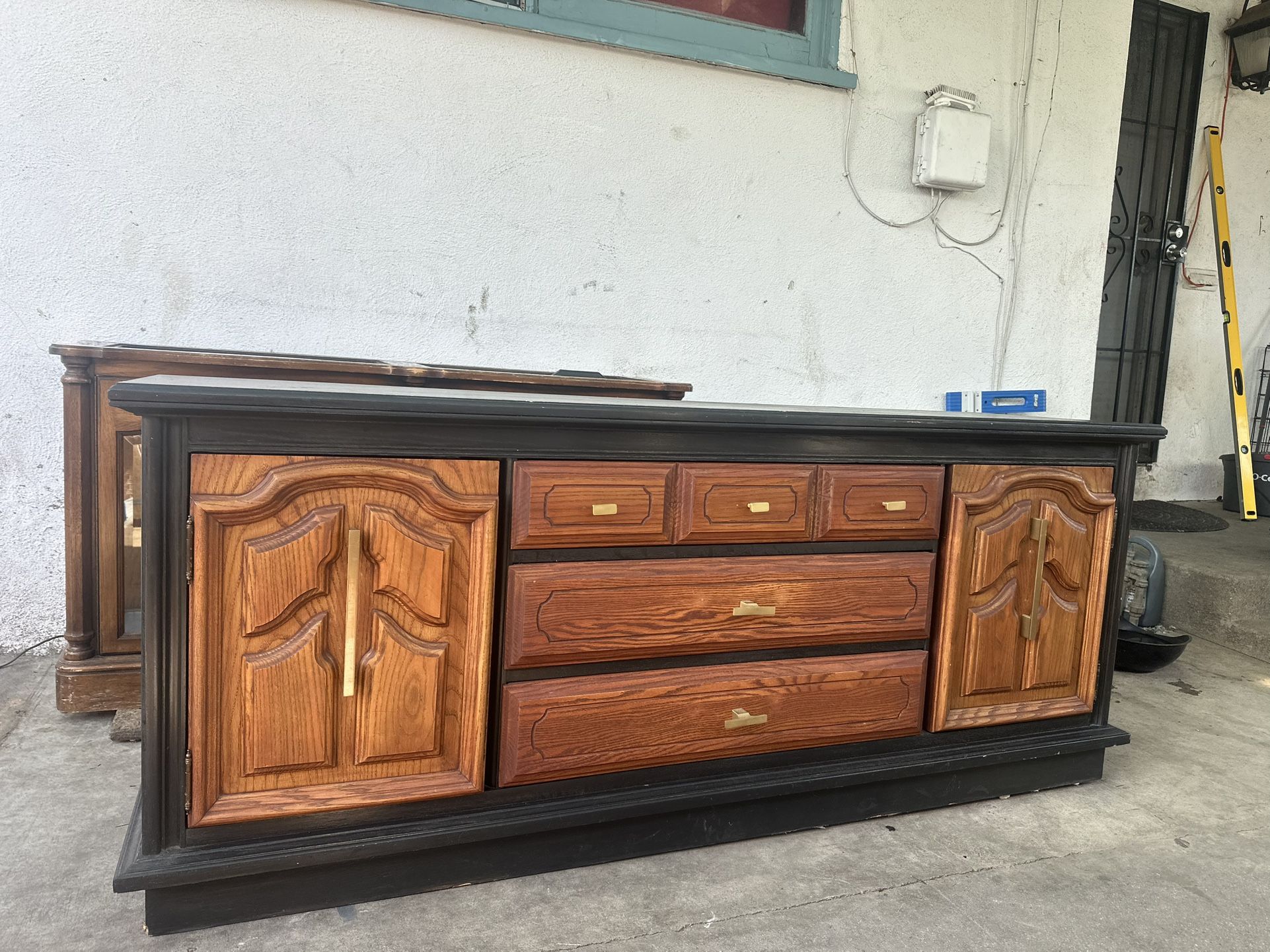 Antique Table And Dresser Great Conditions
