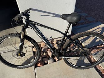 Specialized Rockhopper 29 Mountain Bike – 17.5” Medium